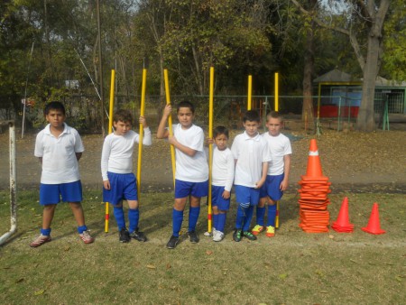 20 Barras de Dribling Incorporan Padres y Apoderados de la Escuela